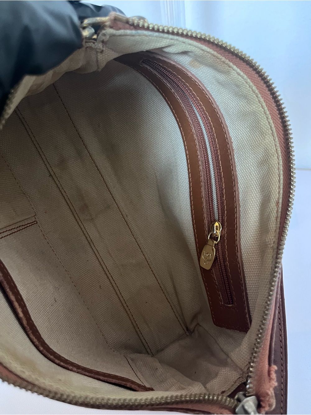 MCM CHAIN WITH LEATHER SHOULDER BAG. - Picture 6 of 15